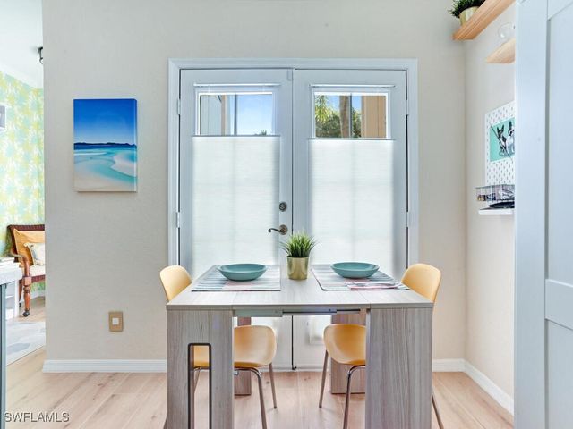 7095 Barrington CIR 6-102, Naples, FL 34108