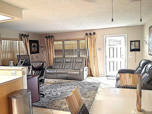 6 Northampton A, West Palm Beach, FL 33417