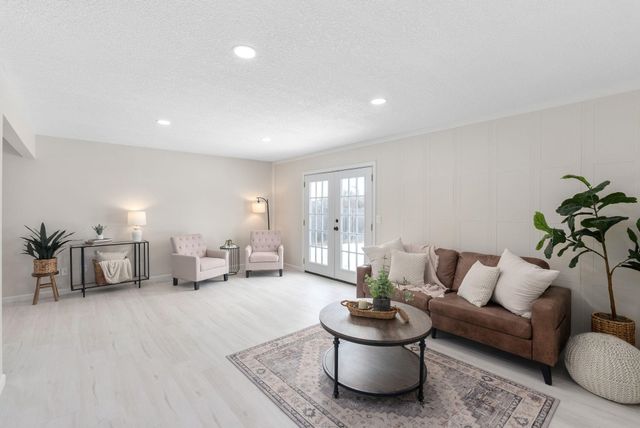 2524 N Welgate Cir, Wichita, KS 67226