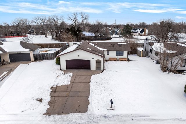 2524 N Welgate Cir, Wichita, KS 67226