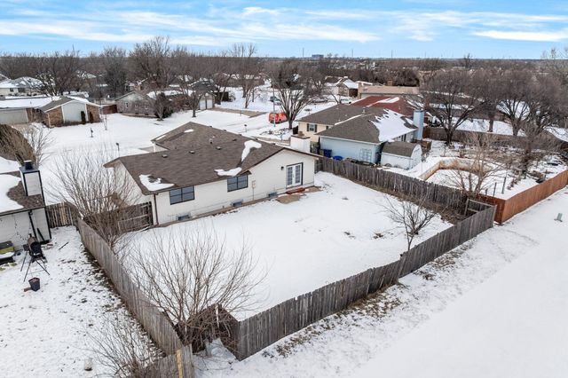 2524 N Welgate Cir, Wichita, KS 67226