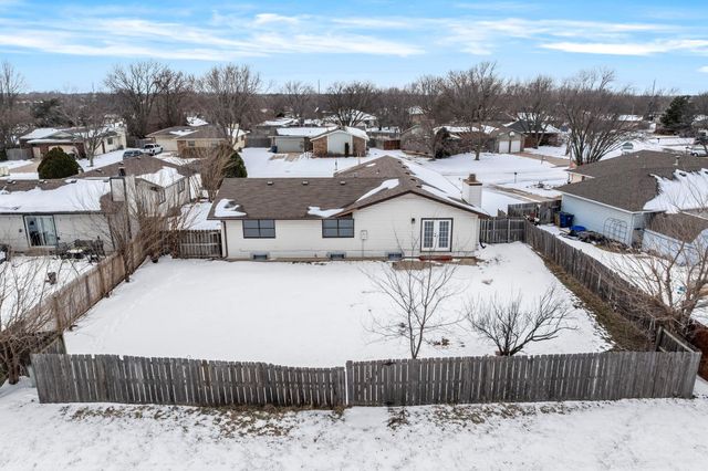 2524 N Welgate Cir, Wichita, KS 67226