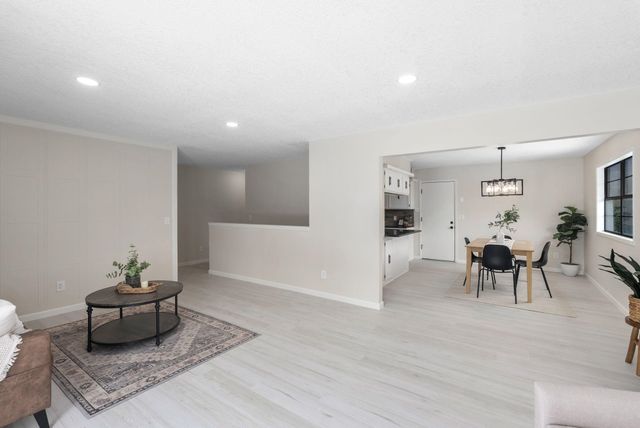 2524 N Welgate Cir, Wichita, KS 67226