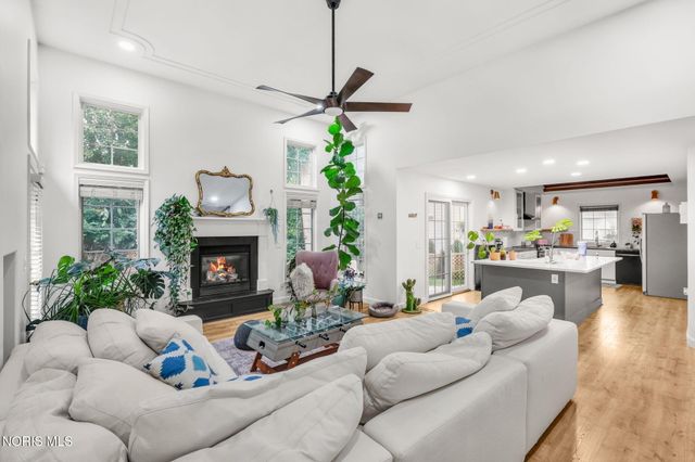 2110 Austin Bluffs Court, Toledo, OH 43615