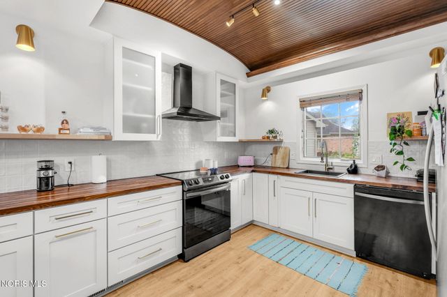 2110 Austin Bluffs Court, Toledo, OH 43615