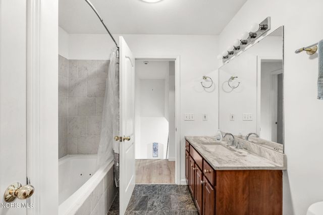 2110 Austin Bluffs Court, Toledo, OH 43615