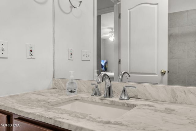 2110 Austin Bluffs Court, Toledo, OH 43615