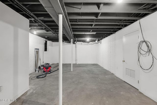 2110 Austin Bluffs Court, Toledo, OH 43615