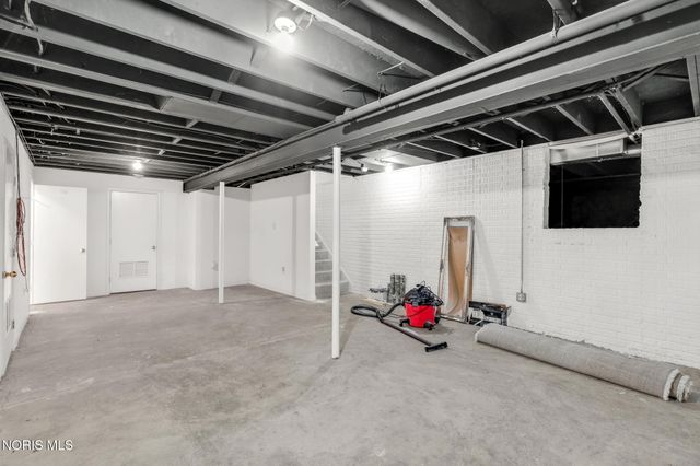 2110 Austin Bluffs Court, Toledo, OH 43615