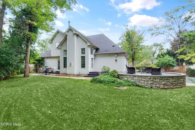 2110 Austin Bluffs Court, Toledo, OH 43615