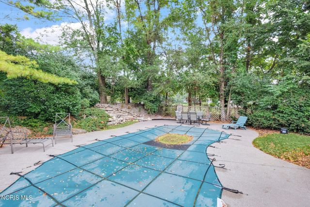 2110 Austin Bluffs Court, Toledo, OH 43615