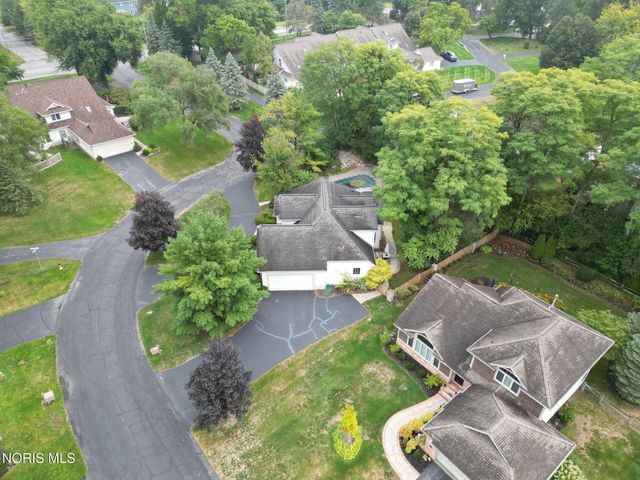 2110 Austin Bluffs Court, Toledo, OH 43615