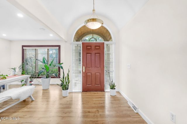 2110 Austin Bluffs Court, Toledo, OH 43615