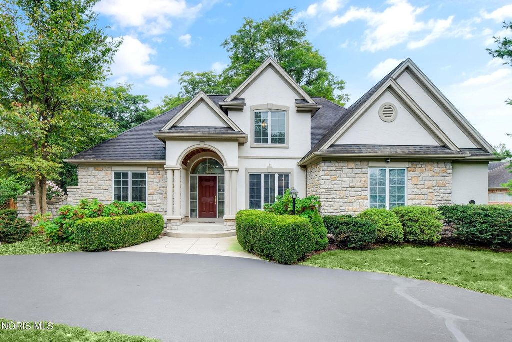 2110 Austin Bluffs Court, Toledo, OH 43615