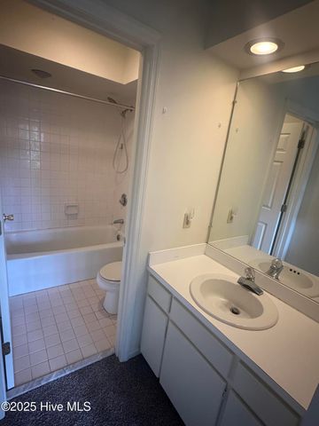 402 Sherbrooke Circle, Laurinburg, NC 28352
