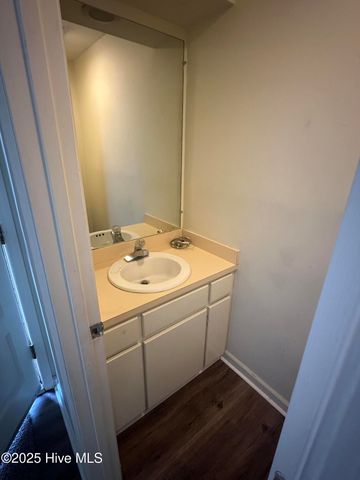 402 Sherbrooke Circle, Laurinburg, NC 28352