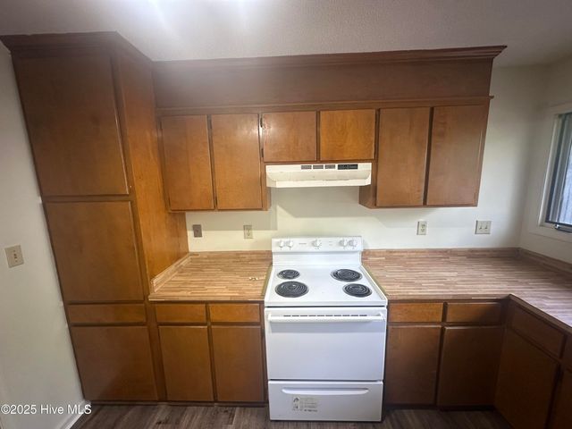 402 Sherbrooke Circle, Laurinburg, NC 28352