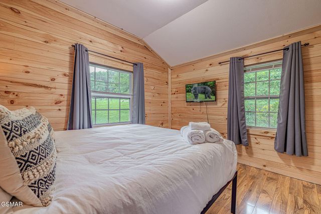 609 Cartertown Road, Gatlinburg, TN 37738