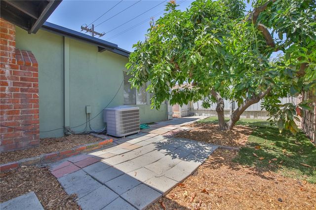 8001 San Lazaro Circle, Buena Park, CA 90620