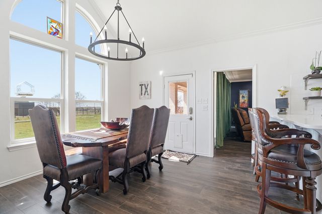 333 Meadow Crest Road, Fort Worth, TX 76108