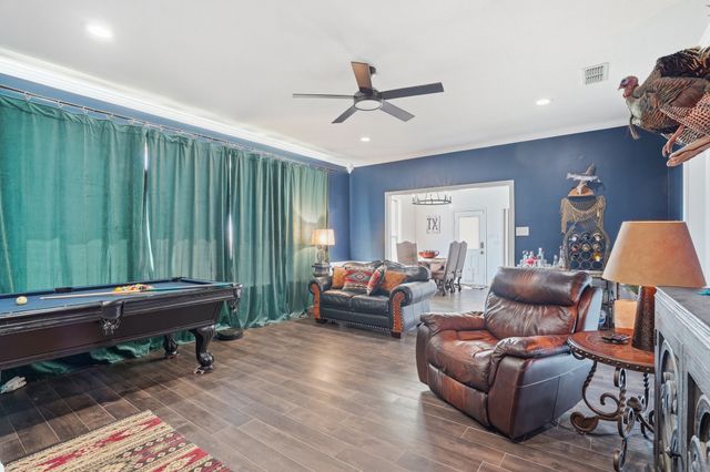 333 Meadow Crest Road, Fort Worth, TX 76108