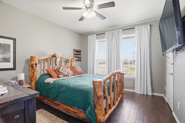 333 Meadow Crest Road, Fort Worth, TX 76108