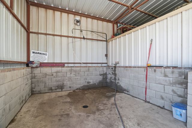 333 Meadow Crest Road, Fort Worth, TX 76108