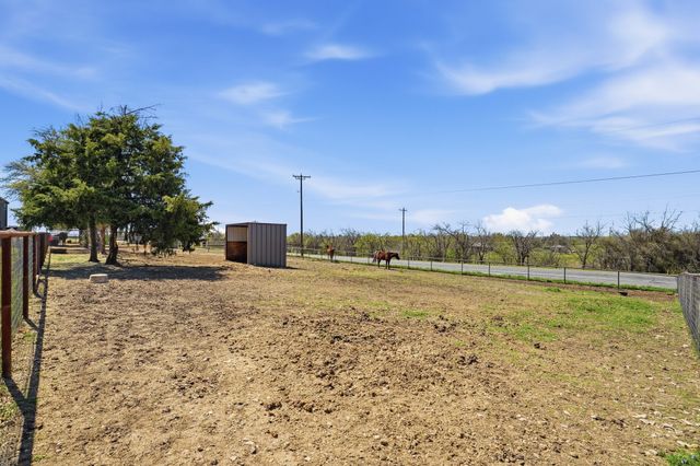 333 Meadow Crest Road, Fort Worth, TX 76108