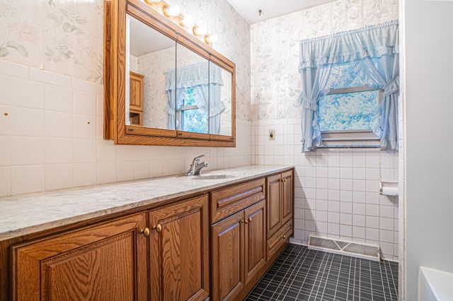 7963 Gull Road, Richland, MI 49083
