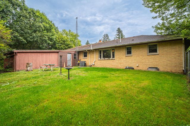 7963 Gull Road, Richland, MI 49083