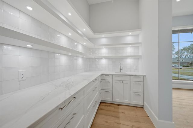 6254 Preston Crest Lane, Dallas, TX 75230