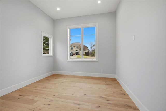 6254 Preston Crest Lane, Dallas, TX 75230