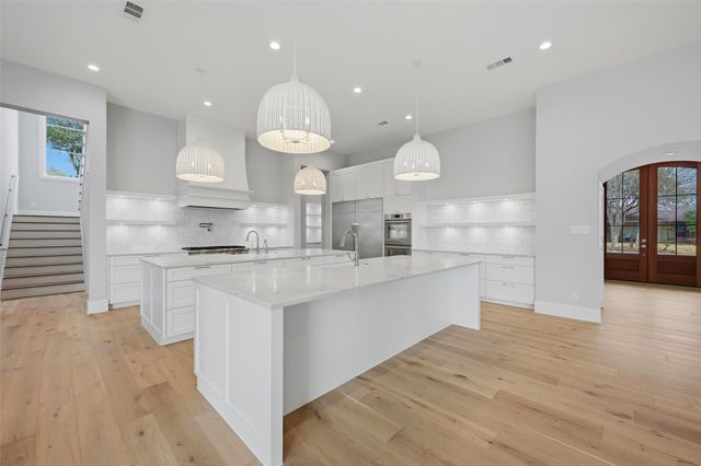 6254 Preston Crest Lane, Dallas, TX 75230