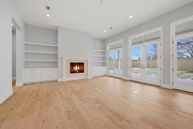 6254 Preston Crest Lane, Dallas, TX 75230