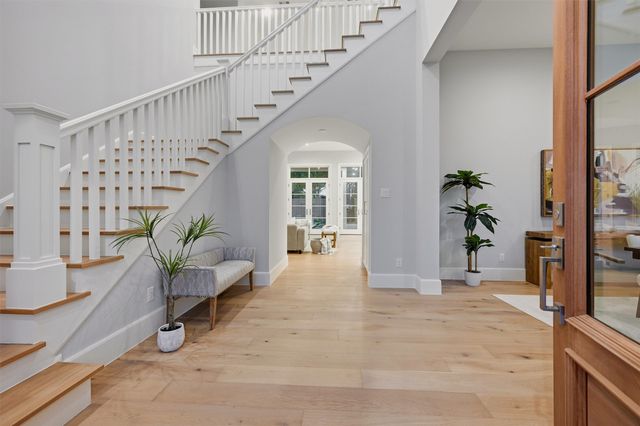 6254 Preston Crest Lane, Dallas, TX 75230