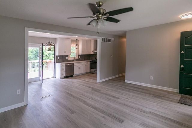 15204 E 48th Street, Kansas City, MO 64136