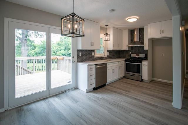 15204 E 48th Street, Kansas City, MO 64136