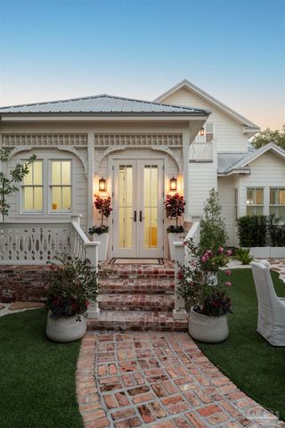 433 E Zarragossa St, Pensacola, FL 32502