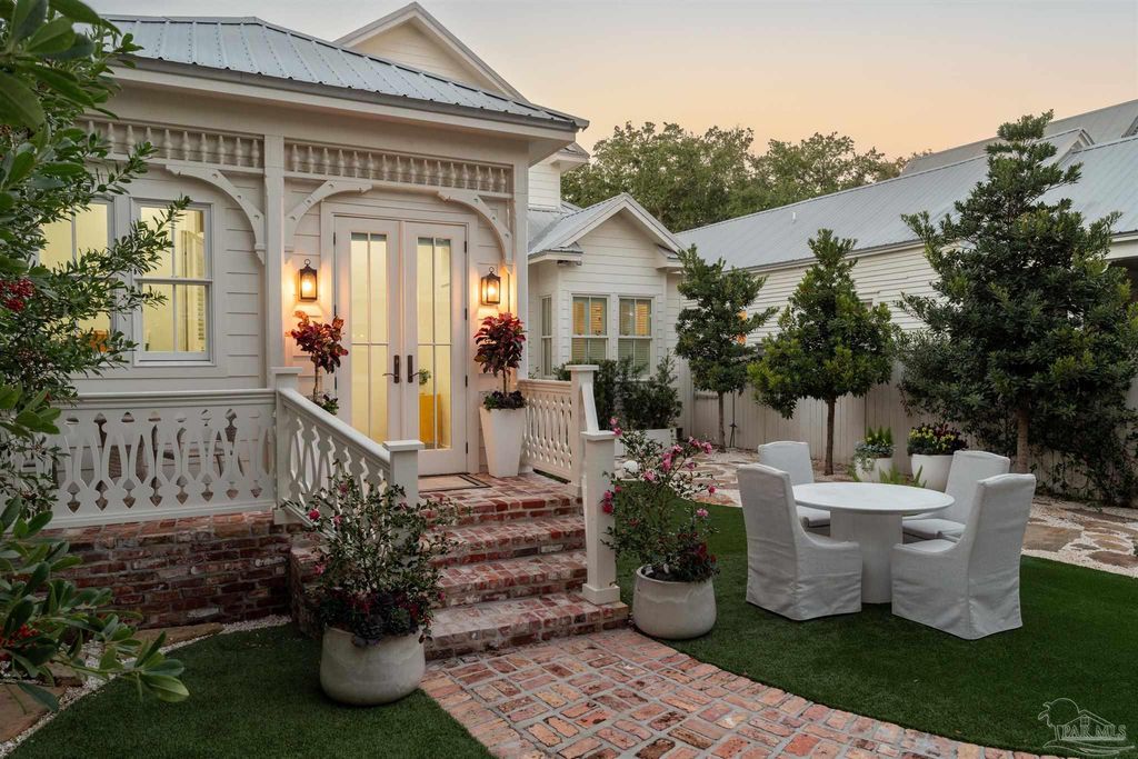 433 E Zarragossa St, Pensacola, FL 32502