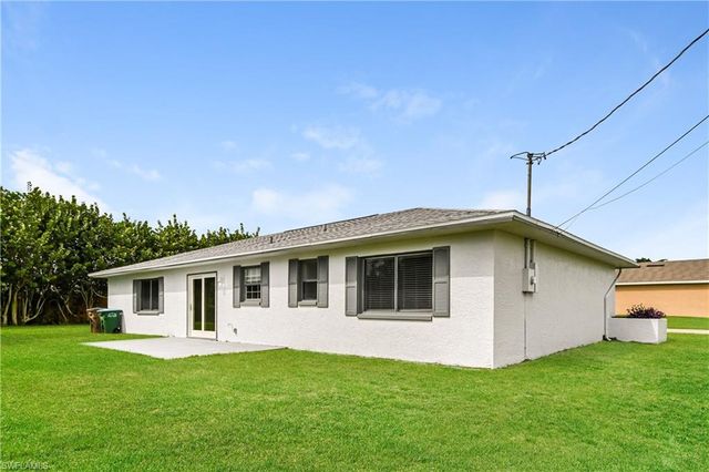 302 3rd ST, Cape Coral, FL 33990