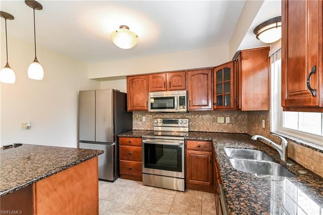 302 3rd ST, Cape Coral, FL 33990