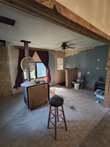 306 E Main St, Milan, KS 67105