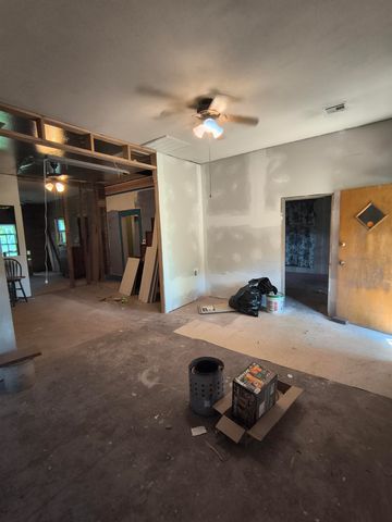 306 E Main St, Milan, KS 67105