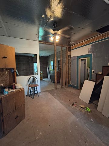 306 E Main St, Milan, KS 67105