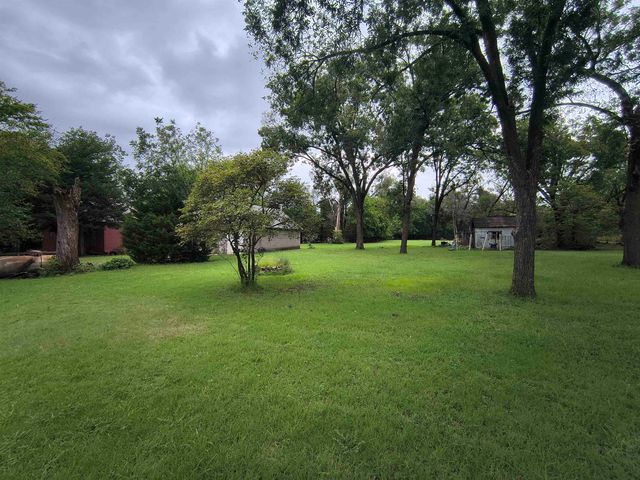 306 E Main St, Milan, KS 67105