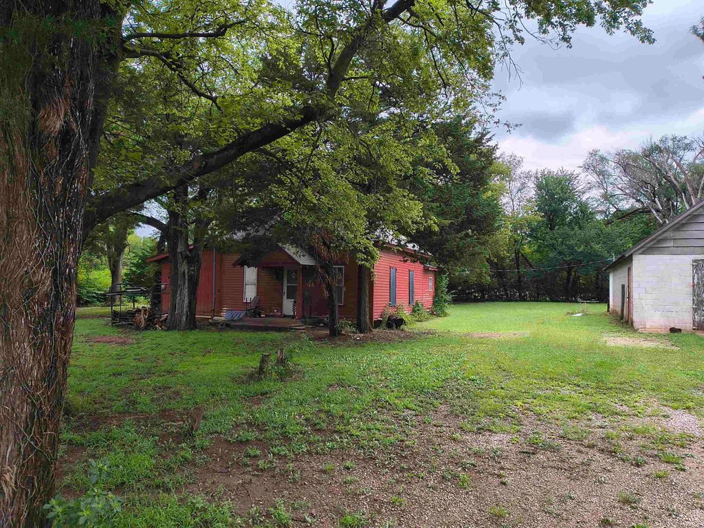 306 E Main St, Milan, KS 67105