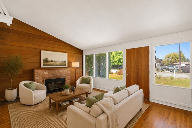 8004 E Mission Ave, Spokane, WA 99212