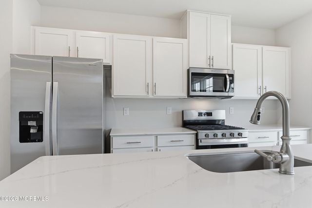 17 Baybreeze Drive, Waretown, NJ 08758