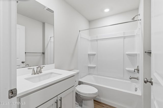 17 Baybreeze Drive, Waretown, NJ 08758