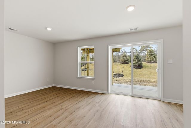 17 Baybreeze Drive, Waretown, NJ 08758